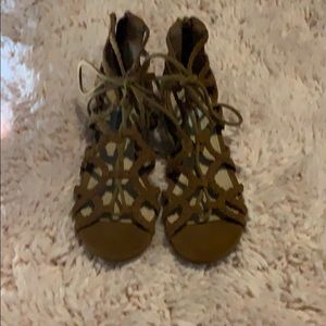 Size 3 Steve Madden sandals